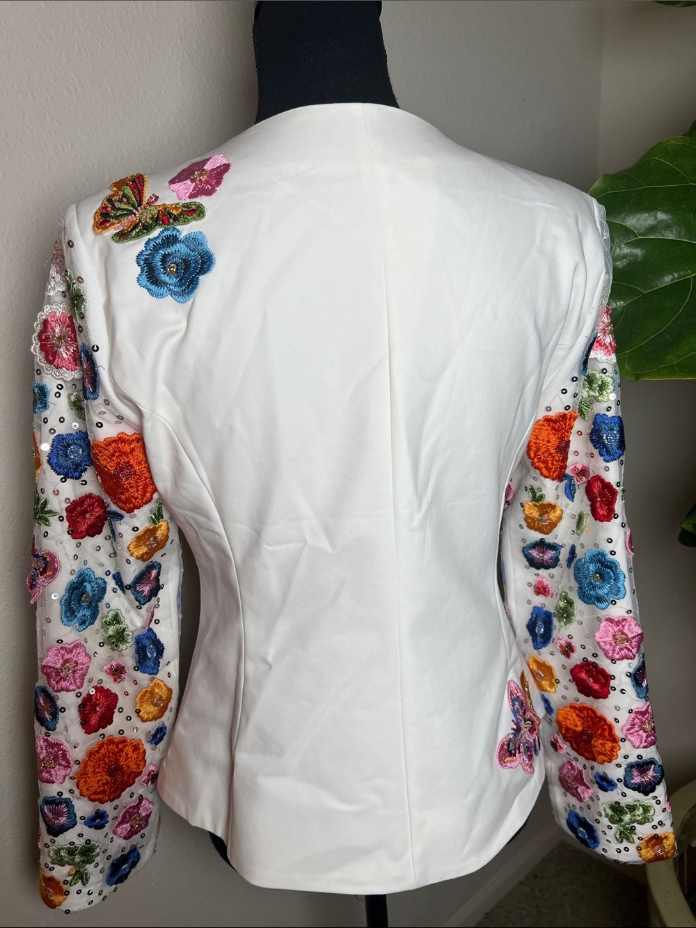 Boston Proper Women’s Embroidered Sequin Floral Butterfly Blazer Jacket Size 8 - Picture 7 of 16